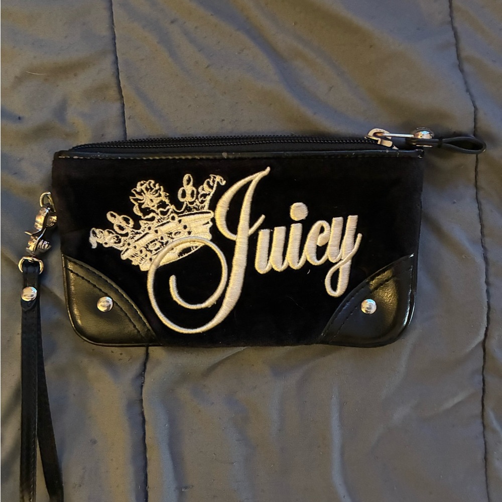 Juicy Couture Black and White Crown Wristlet